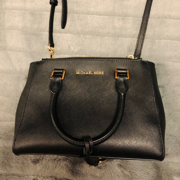 Micheal Kors purse SOLD - Picture 2 of 8